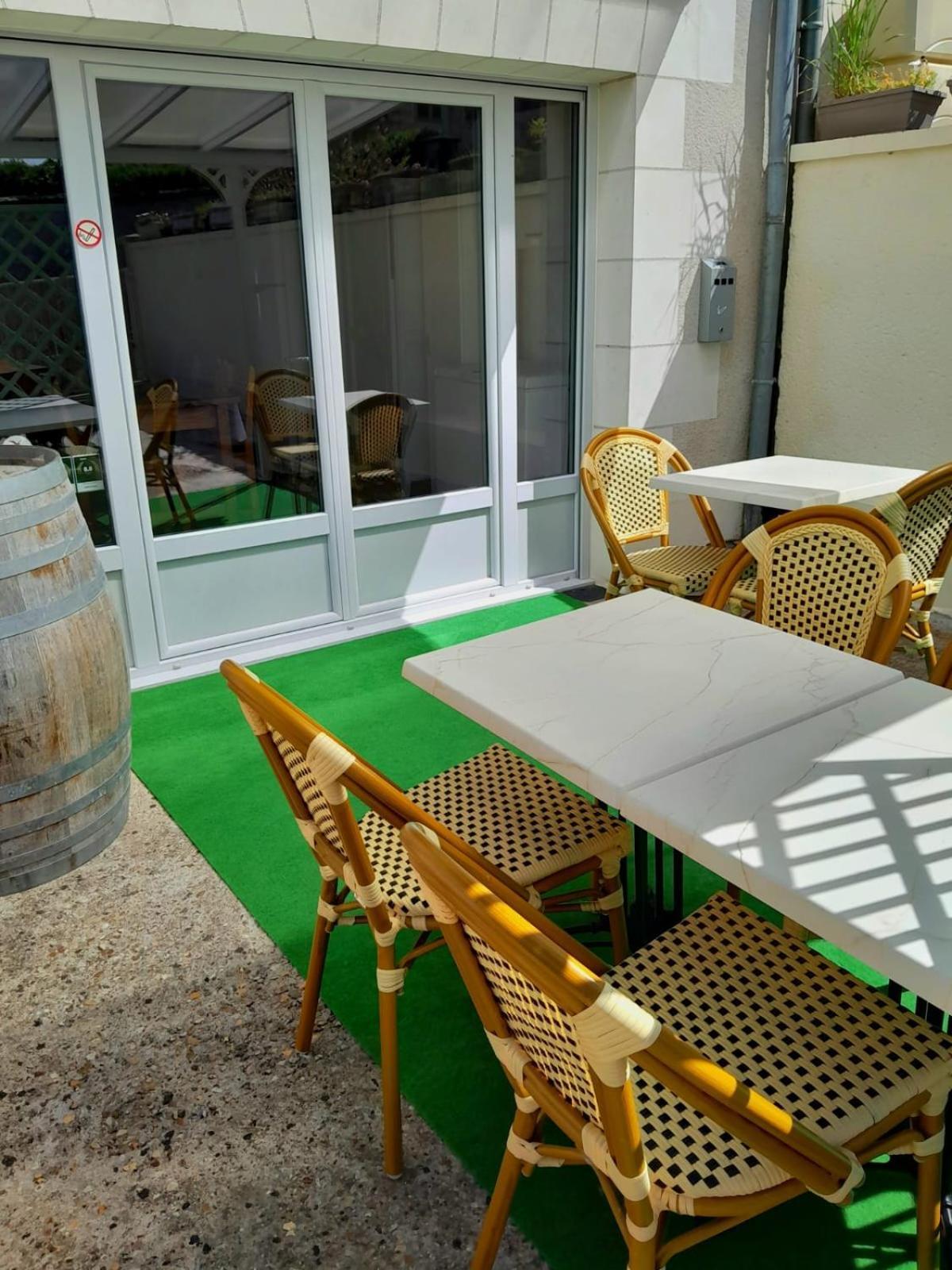 Hotel Le Relais De Poste Orbigny Zewnętrze zdjęcie